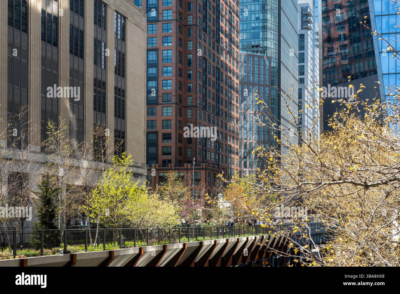 L'embranchement est une passerelle qui relie la Highline à la salle de train Moynihan, 2025, New York City, États-Unis Banque D'Images