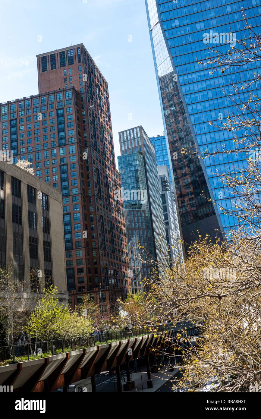 L'embranchement est une passerelle qui relie la Highline à la salle de train Moynihan, 2025, New York City, États-Unis Banque D'Images