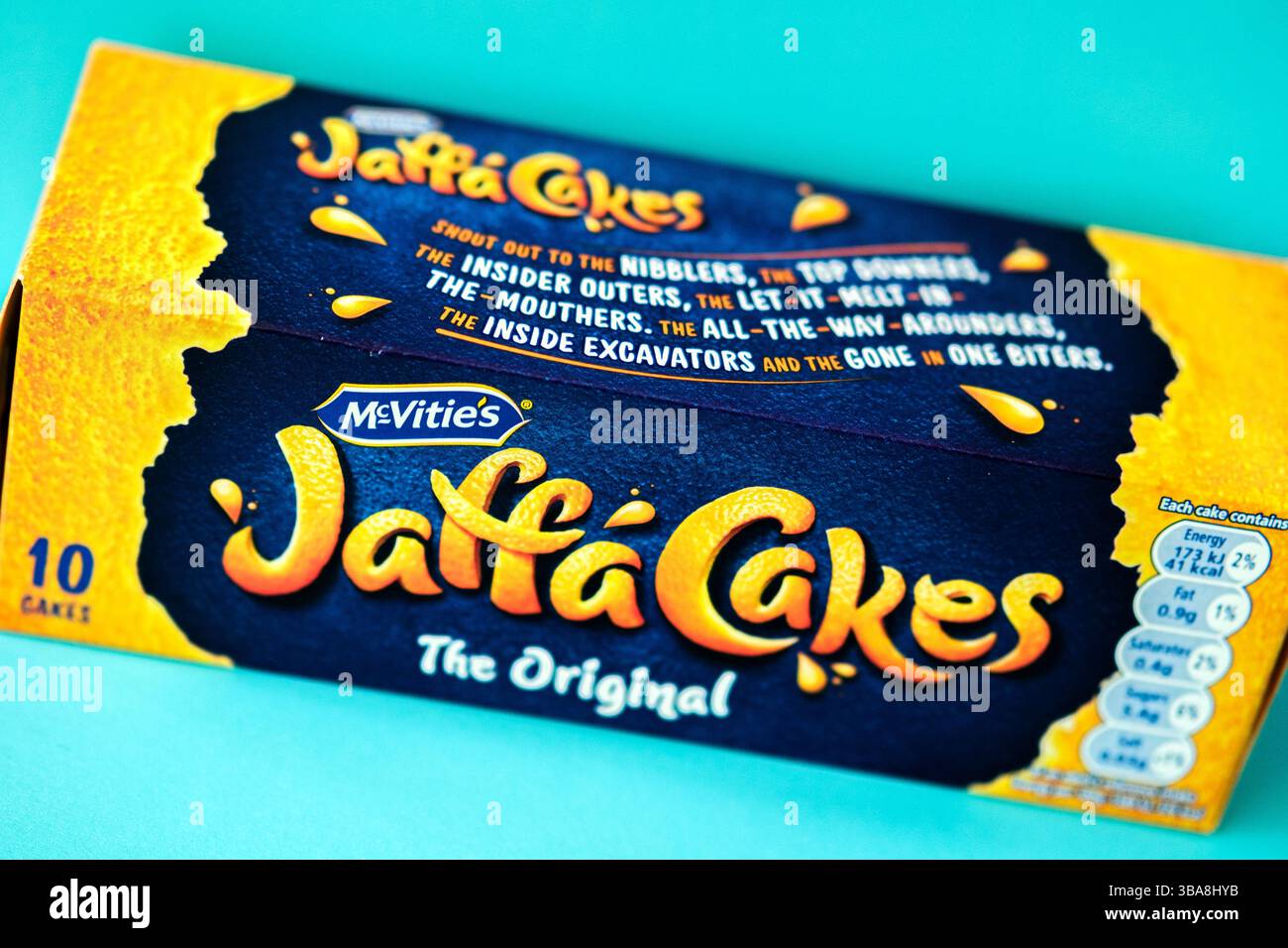 Londres Royaume-Uni, 12 mai 2025, paquet de biscuits authentiques classiques Jaffa Cake Banque D'Images