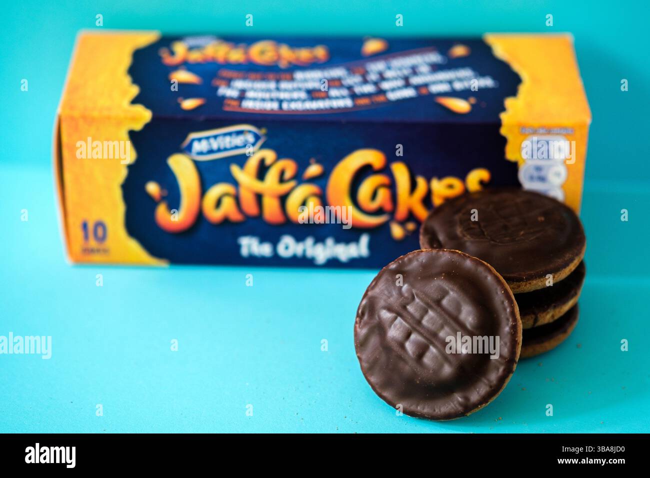 Londres Royaume-Uni, 12 mai 2025, paquet de biscuits authentiques classiques Jaffa Cake Banque D'Images