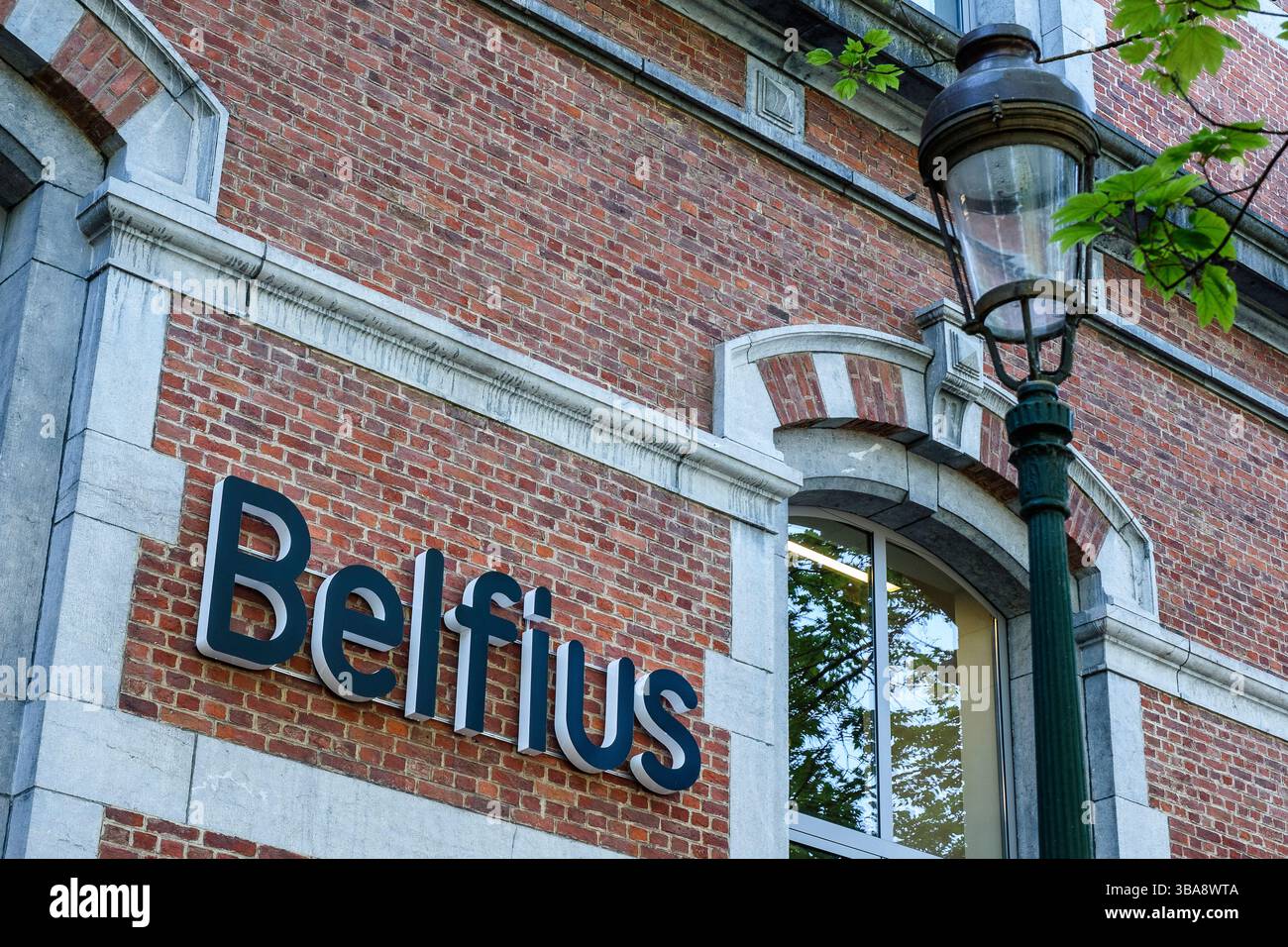 Entrée principale d'une agence belfius à Schaerbeek | Agence bancaire Belfius à Schaerbeek Banque D'Images