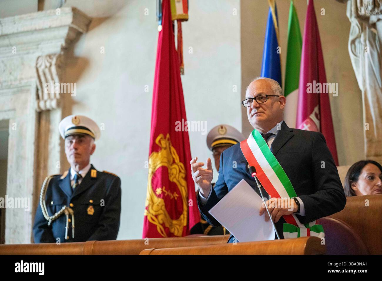 Le maire de Rome, Roberto Gualtieri, prend la parole lors d'une conférence à Aula Giulio Cesare, Rome, Italie, 12 MAI 2025. Photo de ROCCO PETTINI Banque D'Images Le maire de Rome, Roberto Gualtieri, prend la parole lors d'une conférence à Aula Giulio Cesare, Rome, Italie, 12 MAI 2025. Photo de ROCCO PETTINI Banque D'Images