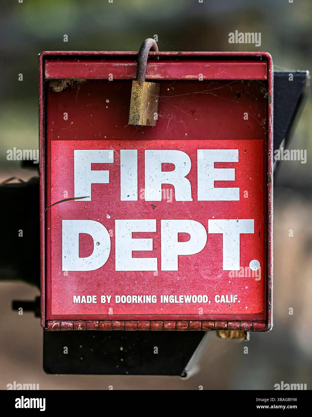 Boitier de commande de portail pour pompiers. Banque D'Images