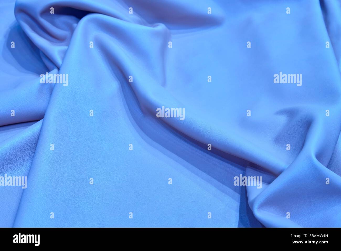 Surface naturelle pièce de cuir de couleur bleue. Fond texturé Banque D'Images