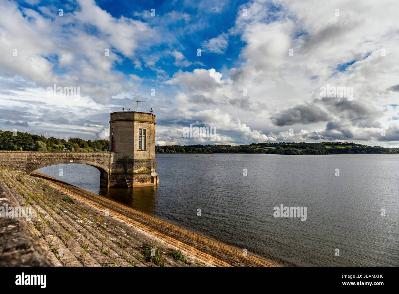 Lac Chew Valley ; depuis le barrage ; Somerset ; Royaume-Uni Banque D'Images