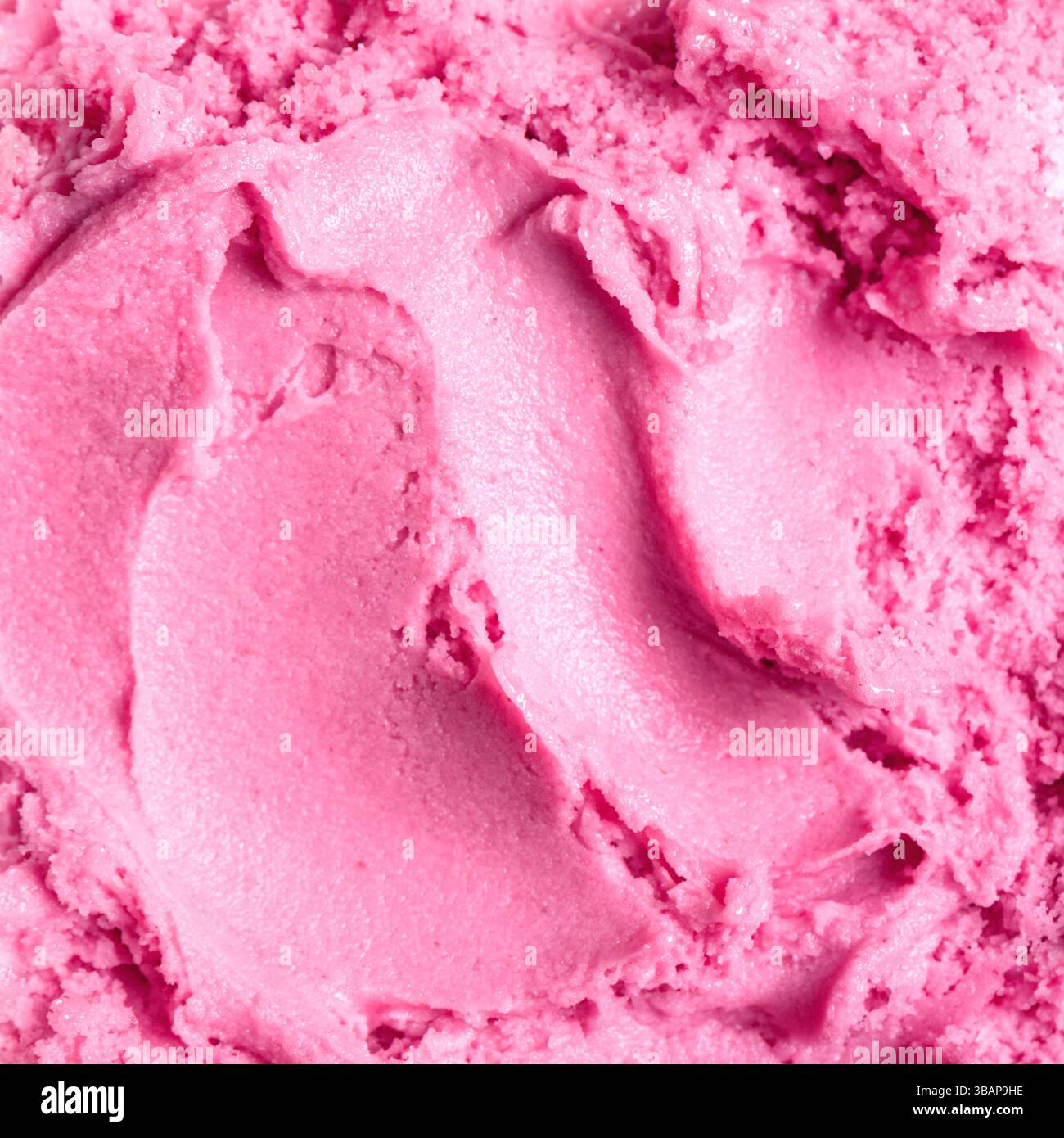 Texture de crème glacée bleuet rose, fond pour la conception, format carré. Fruits baies fraise glace, gelato ou yaourt glacé gros plan, concept alimentaire Banque D'Images