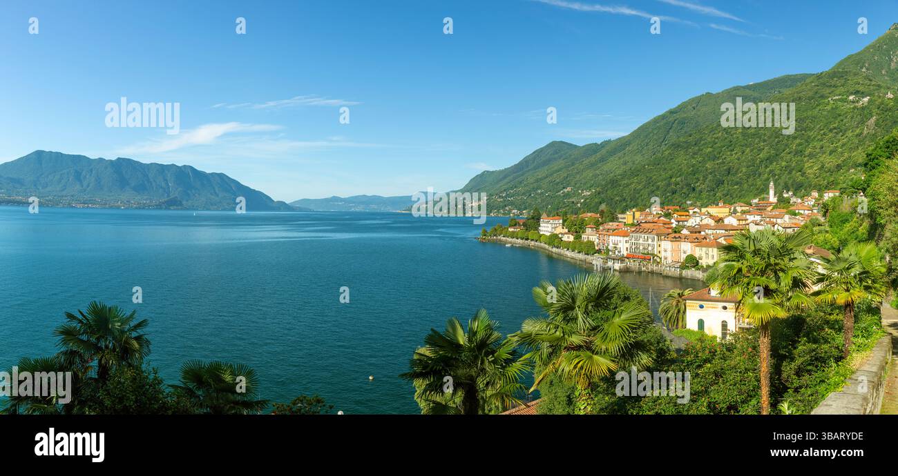 Le petit village de Cannero Riviera, Lac majeur, Verbano Cusio Ossola district ; Italie. Banque D'Images