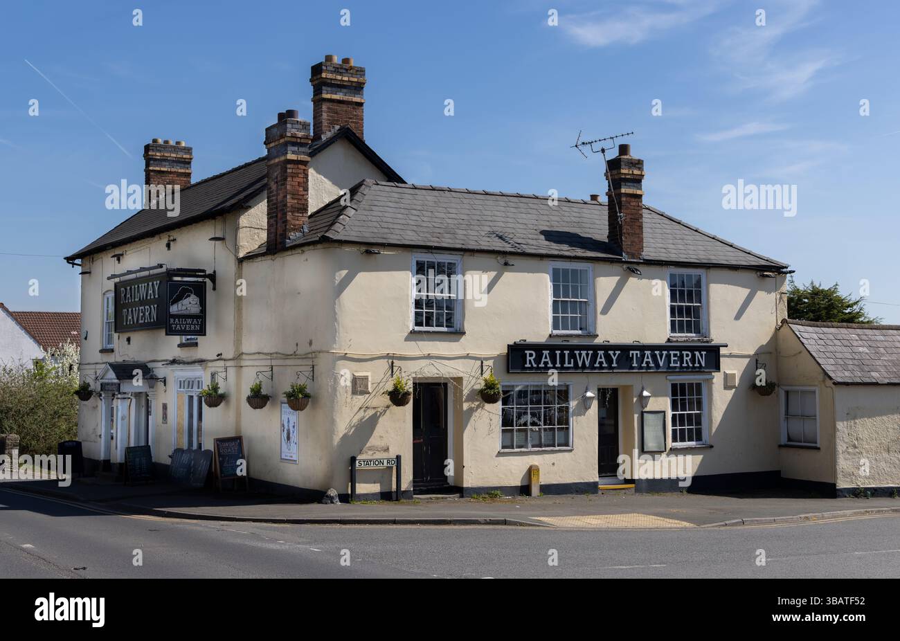 The Railway Tavern 19th Century public House, Charfield, South Gloucestershire, Angleterre, Royaume-Uni Banque D'Images