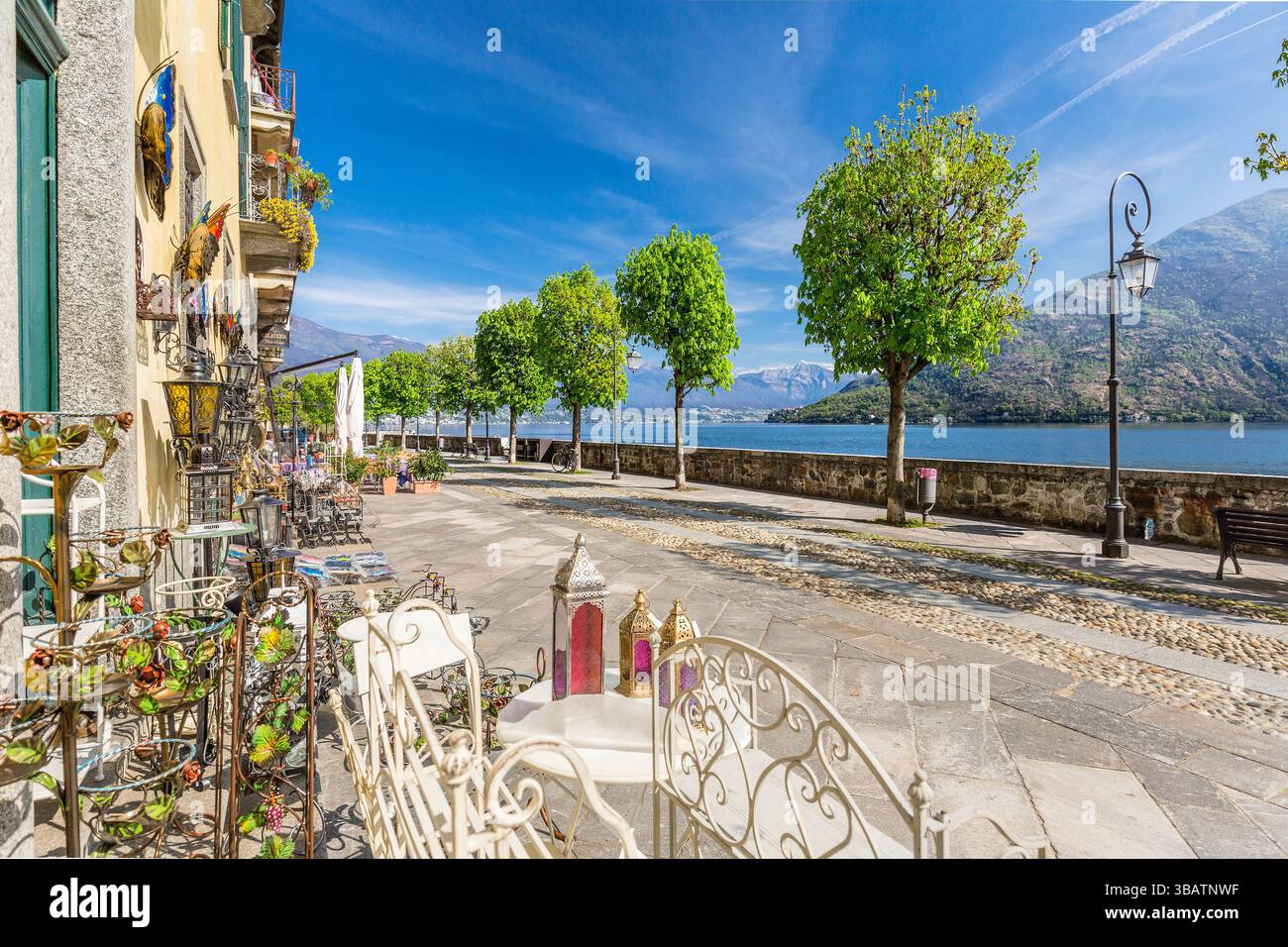 Vue de Cannobio, une petite ville sur le lac majeur, Italie Banque D'Images