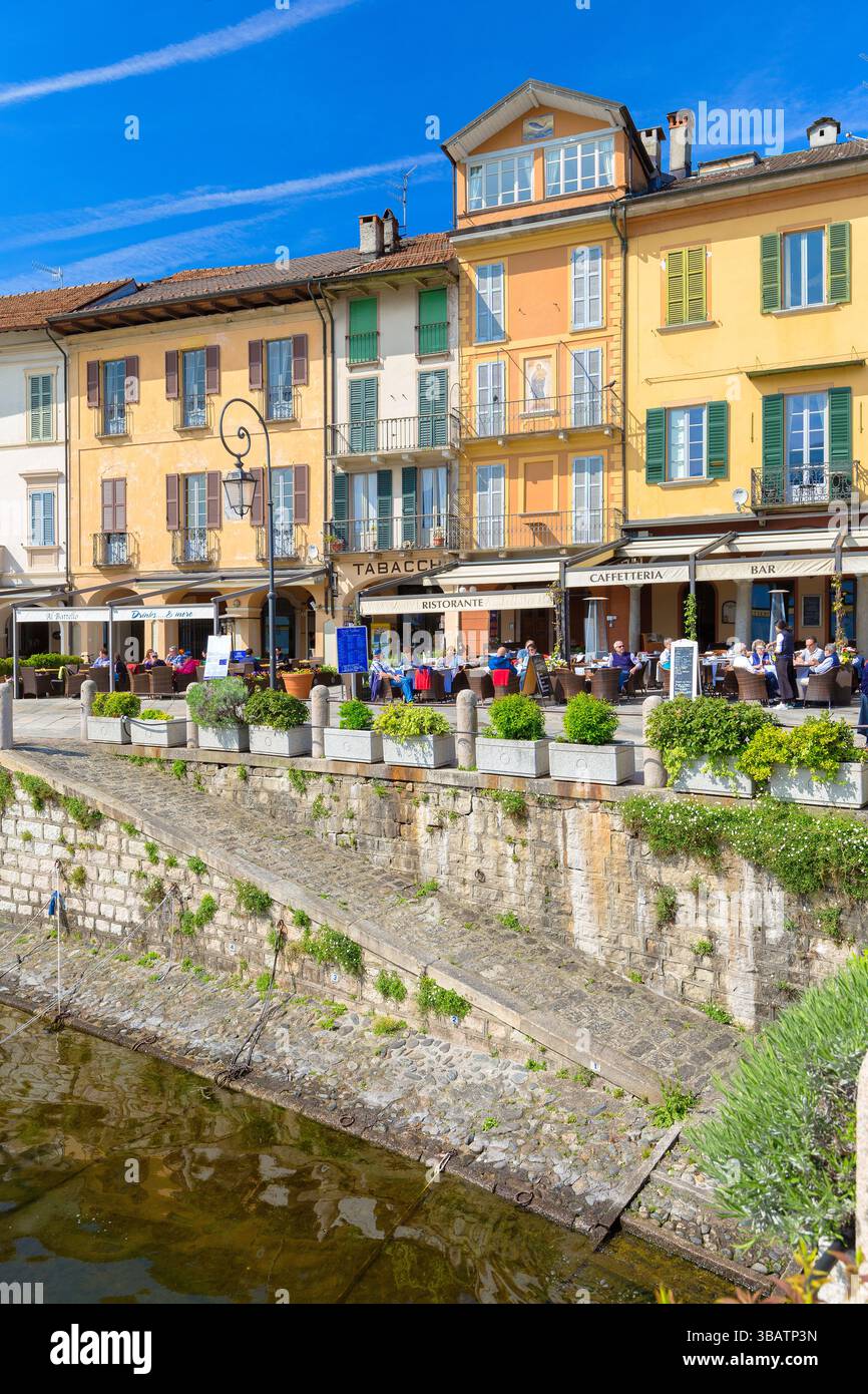 Vue de Cannobio, une petite ville sur le lac majeur, Italie Banque D'Images