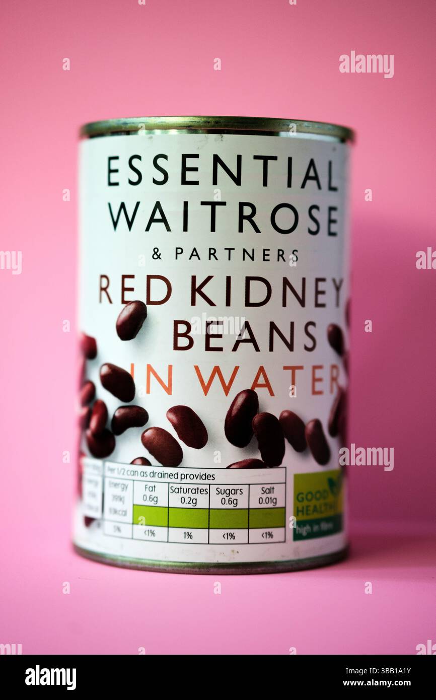 Londres Royaume-Uni, 14 mai 2025, boîte de Waitrose Healthy Red Kidney Beans ingrédient de cuisson Banque D'Images