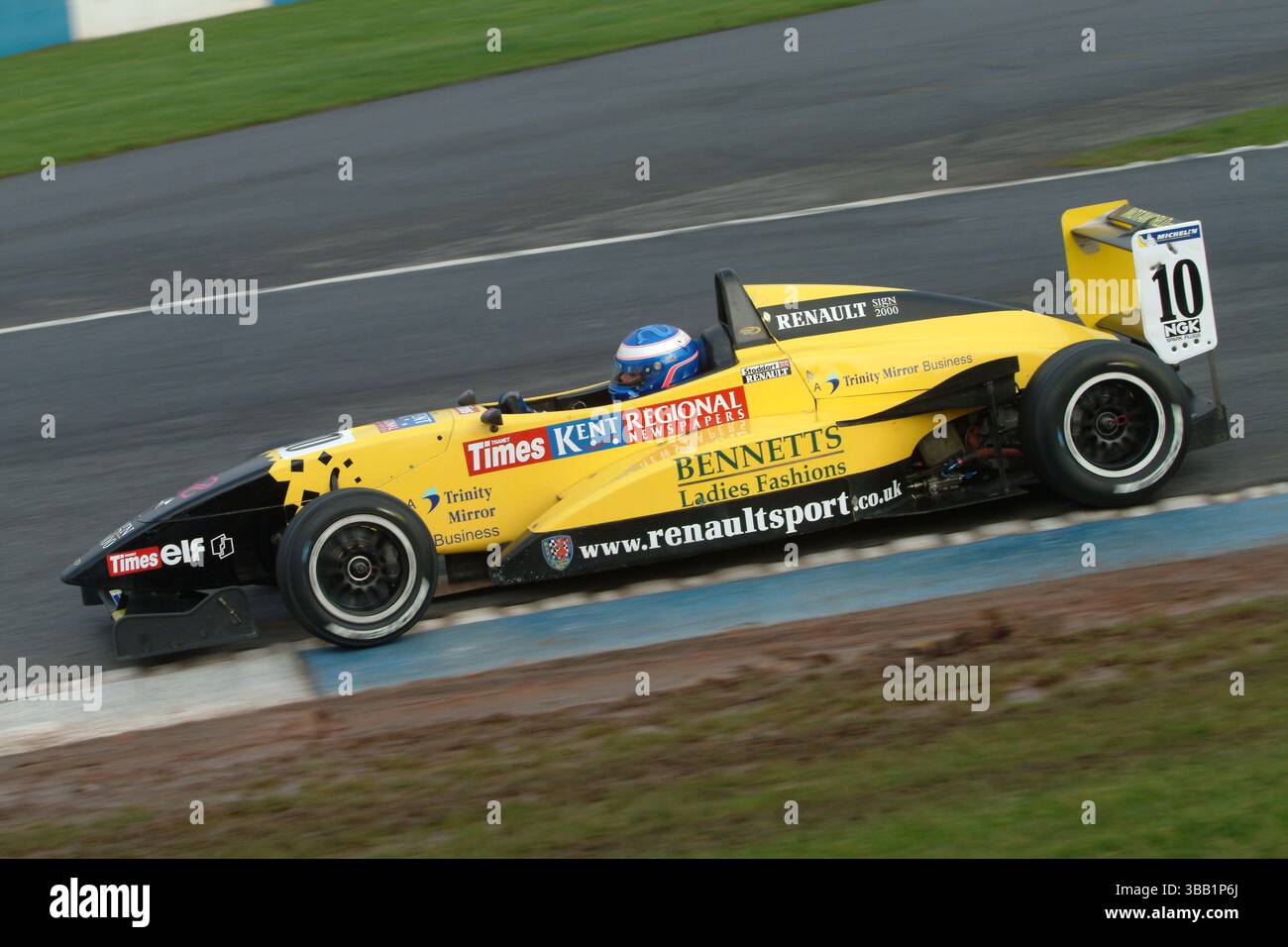 Suzie Wolff, ancienne pilote automobile écossaise et actuelle directrice générale de la F1 Academy, a été photographiée ici pendant les premières années de sa carrière dans le sport automobile. Banque D'Images