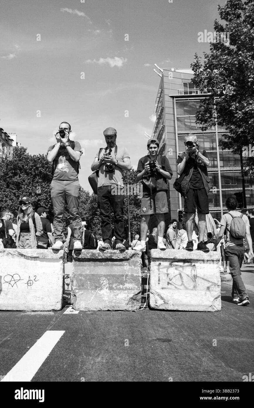 Manifestation du 1er mai à Paris, pour les travailleurs et la paix. Banque D'Images