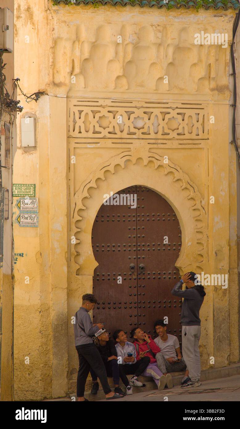 Maroc, Fès, Médina, souk, scène de rue, personnes, Banque D'Images