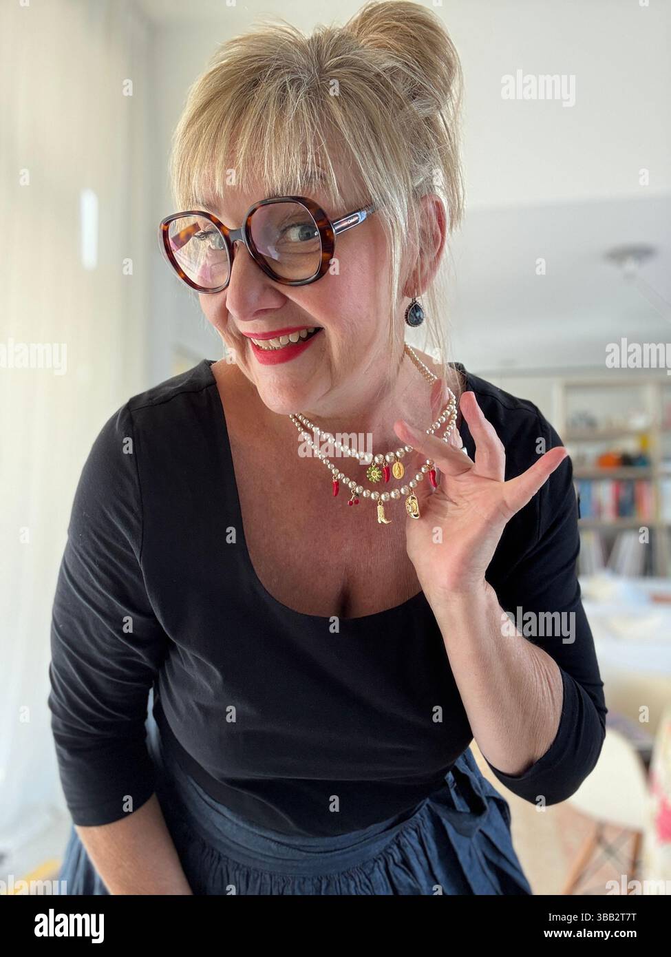 Humeurs d'une femme de 60 ans - Image de stock capturée avec un smartphone