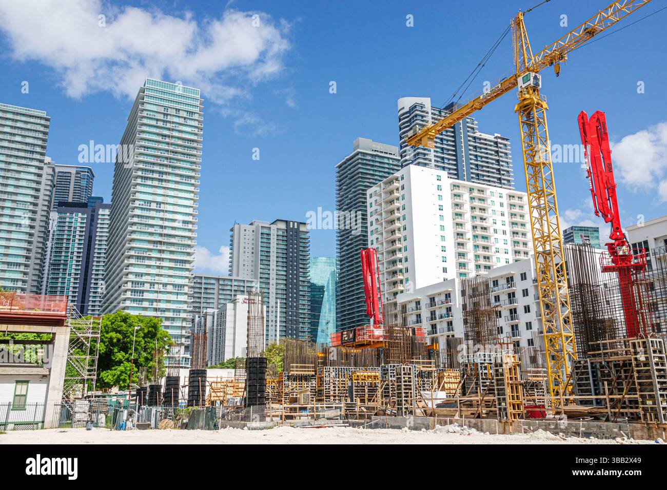 Miami Florida, Brickell Financial District, SW 2nd Avenue, développement économique, Mercedes Benz places, bloc de ville sous chantier de construction, cran de construction Banque D'Images