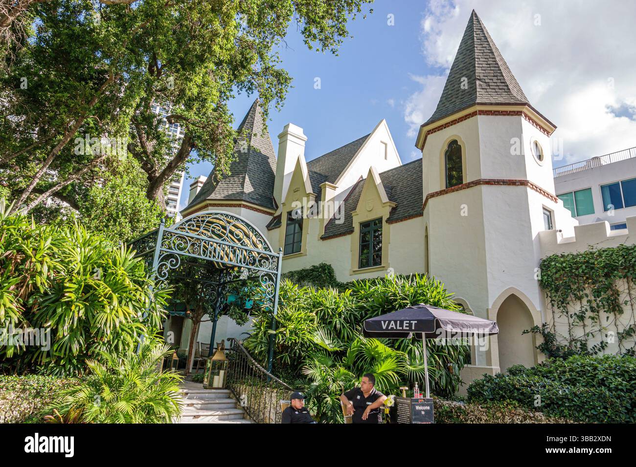 Miami Florida, Brickell Financial District, Brickell Avenue, Chateau ZZ's restaurant mexicain, Chateau petit Douy bâtiment historique, French Revival Architec Banque D'Images