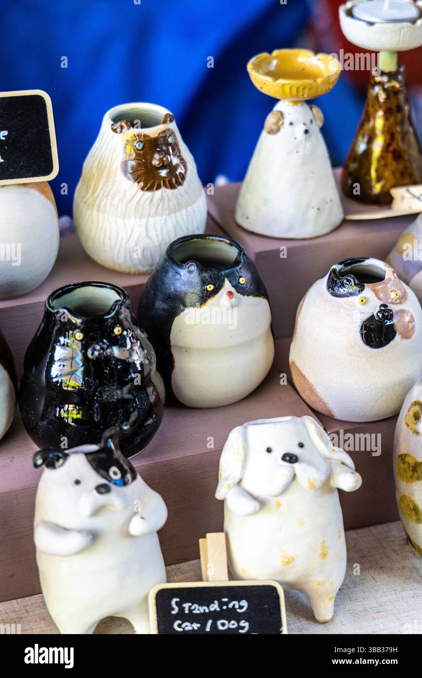 Céramique japonaise pour chats au marché japonais de Yokimono le 11 mai 2025 à Stratford Riverside East, Londres, Angleterre Banque D'Images