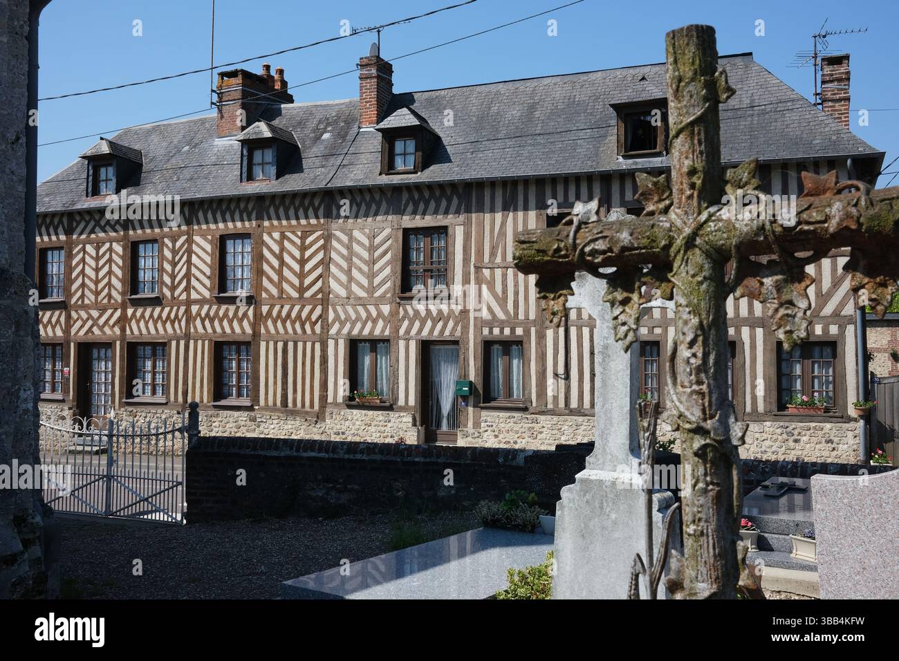 Le village de Genneville en Normandie, France, 2025 Banque D'Images