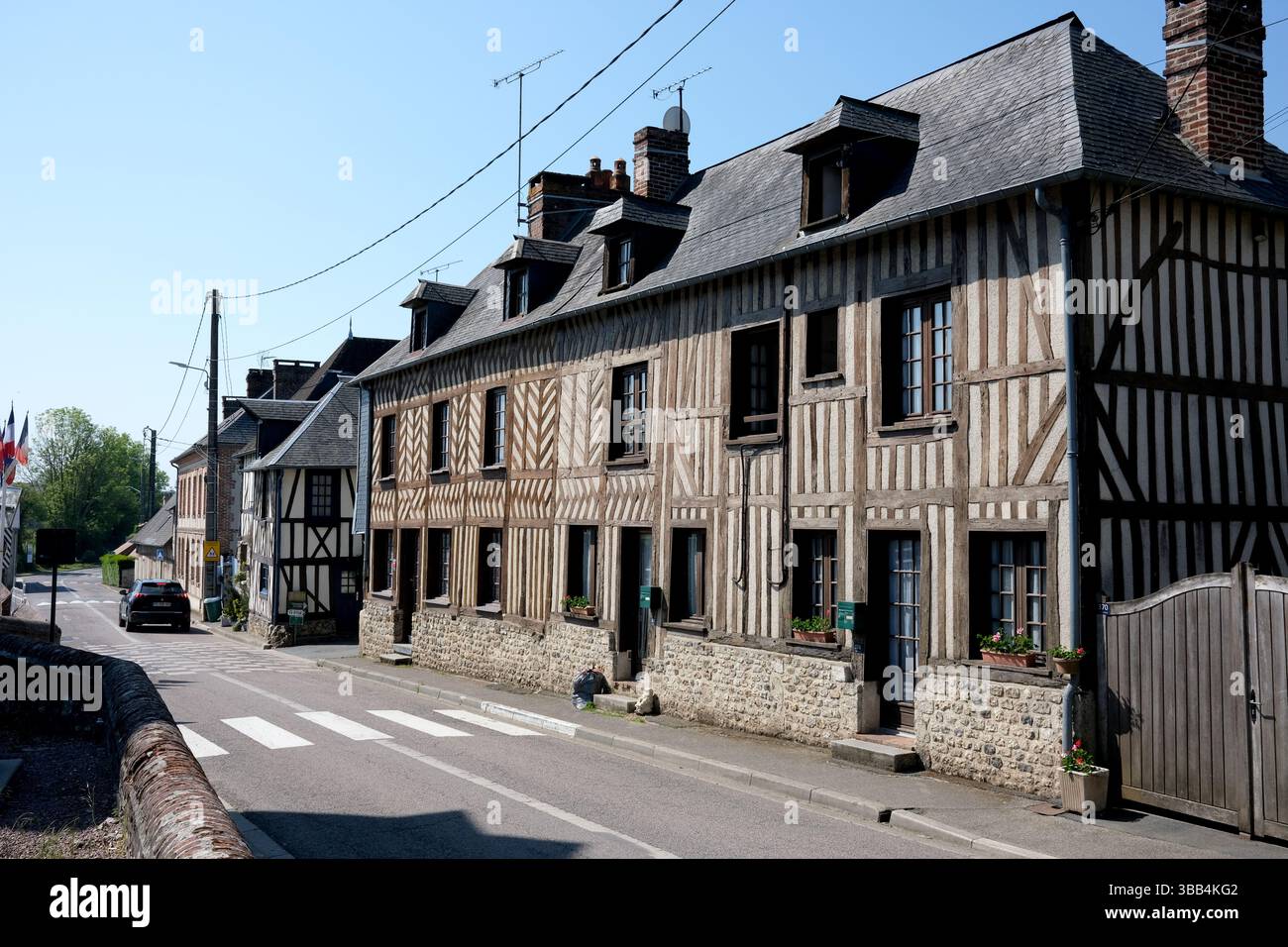 Le village de Genneville en Normandie, France, 2025 Banque D'Images