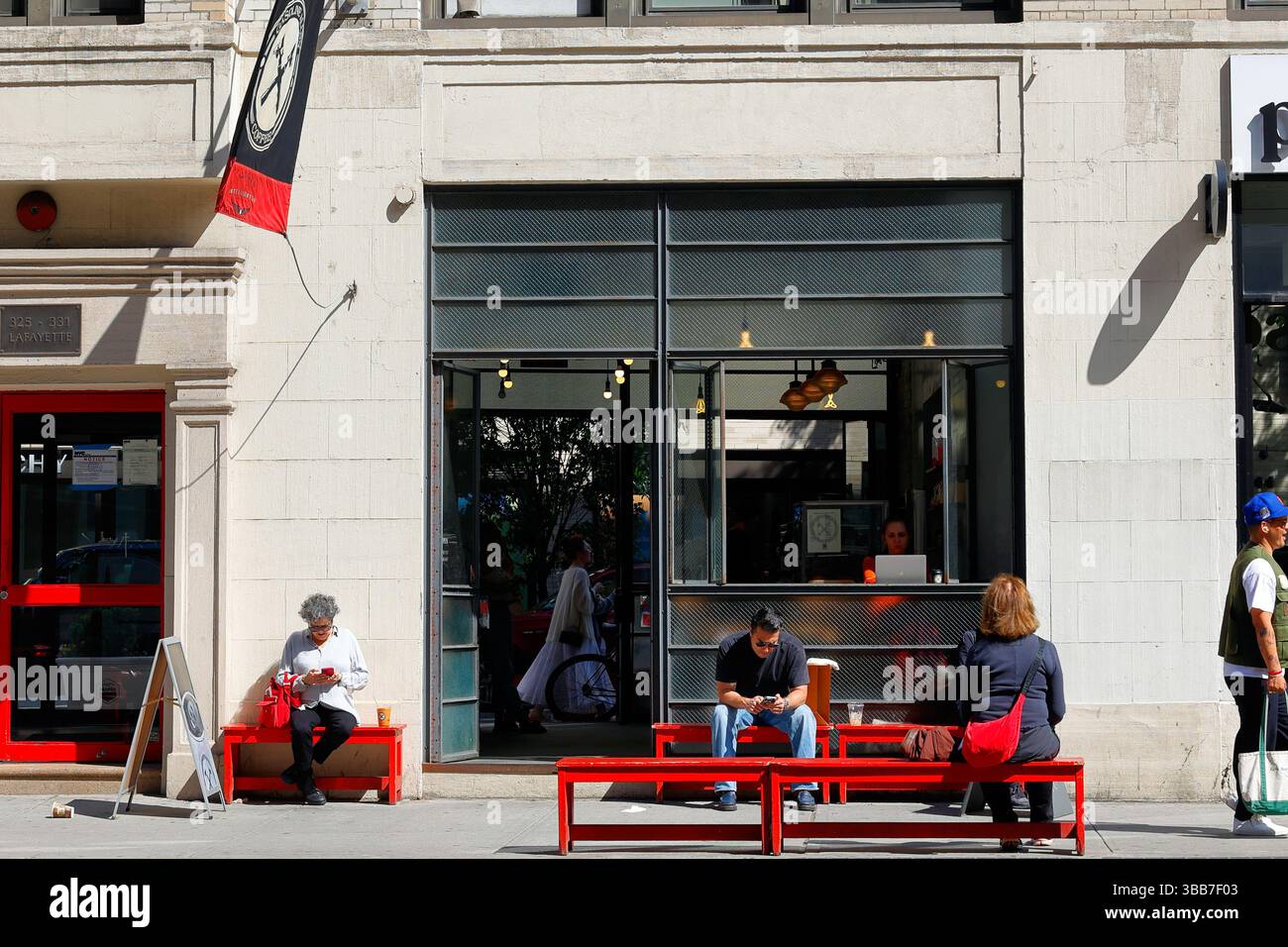 Gasoline Alley Coffee, 325 Lafayette St, New York, NYC vitrine d'un café dans NoHo à Manhattan. Banque D'Images