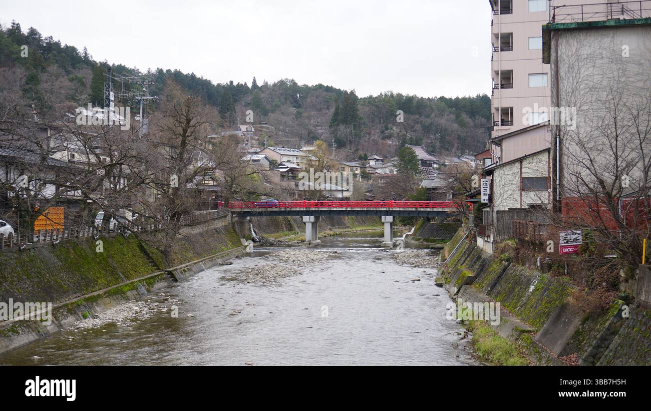 Takayama Cityscape : mélange de tradition et de nature Banque D'Images