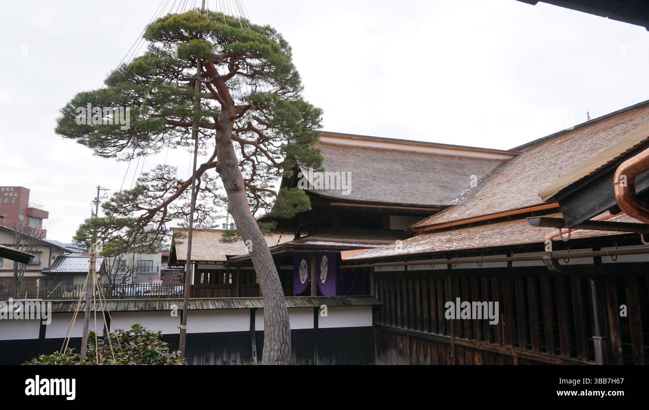 Takayama Cityscape : mélange de tradition et de nature Banque D'Images