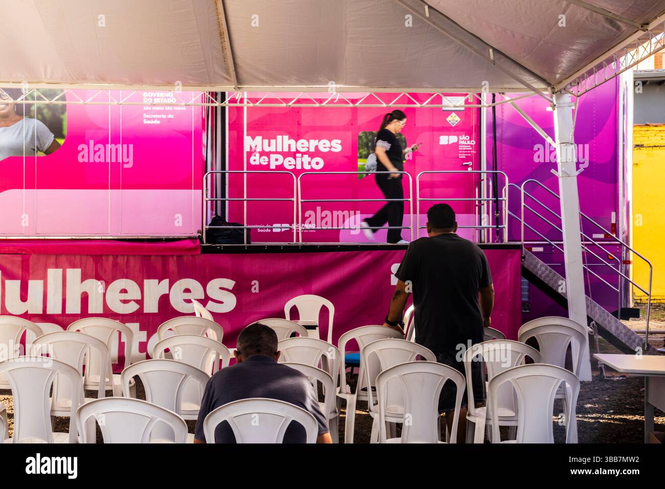 Sao Paulo, Brésil. 28 mars 2025. Unité de mammographie mobile du gouvernement de l'État de Sao Paulo, Brésil. Partie d'un programme pour fournir gratuitement le cancer du sein scre Banque D'Images