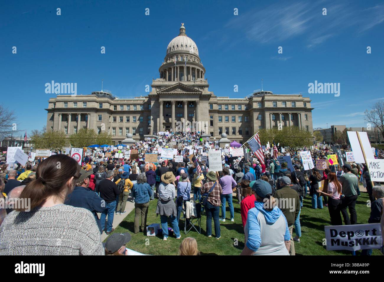 50501 rassemblement de protestation contre Trump et Elon Musk le 17 février (jour du président) à Boise, Idaho Banque D'Images