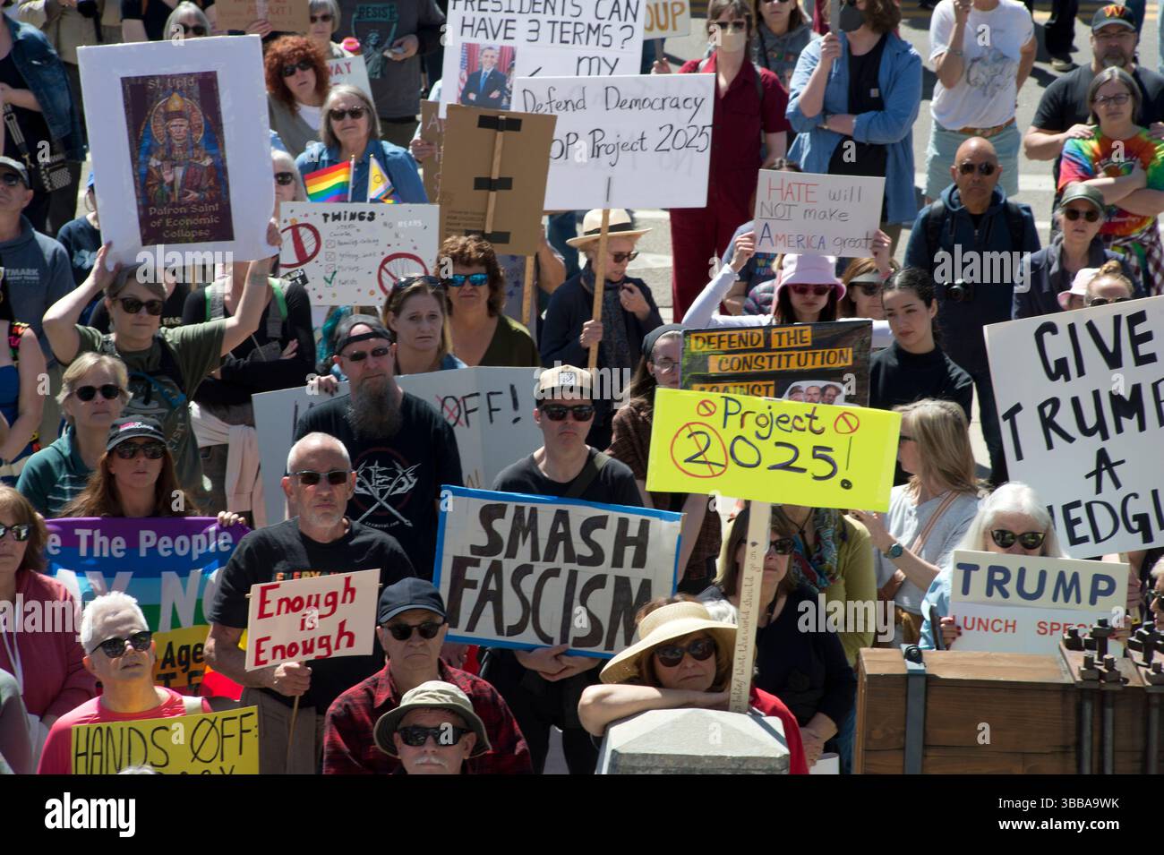 Affiche lors du rassemblement de protestation de 50501 le 17 février 2025 au Capitole de l'État de l'Idaho à Boise ID Banque D'Images