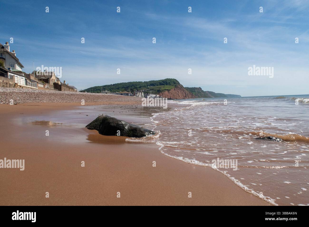 Plage vide à Sidmouth, Devon, Royaume-Uni, sable, galets, pebble shore Banque D'Images