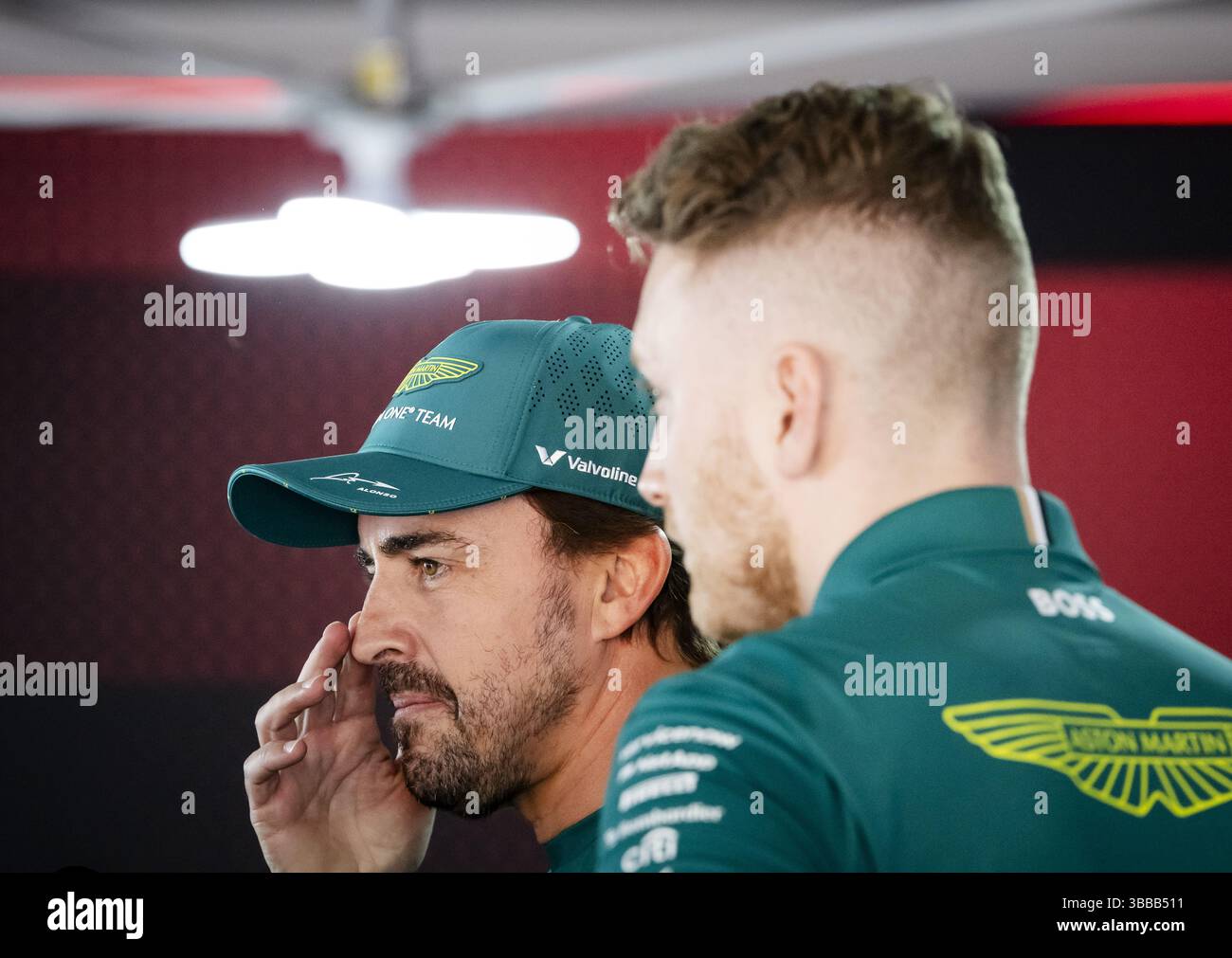 IMOLA - Fernando Alonso (Aston Martin) s'adresse aux médias à l'Autodromo Internazionale Enzo e Dino Ferrari avant le Grand Prix d'Emilie-Romagne. ANP SEM VAN DER WAL Banque D'Images