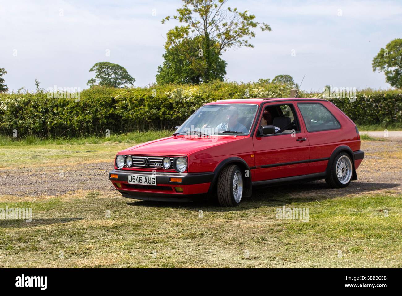 Années 1992 90 Nineties Red VW Volkswagen Golf GTI 16V car Hatchback essence 1781 cc ; 2025 Wheels Up North, événement de culture automobile, événement de voiture classique restauré, Longridge, Angleterre, Royaume-Uni Banque D'Images