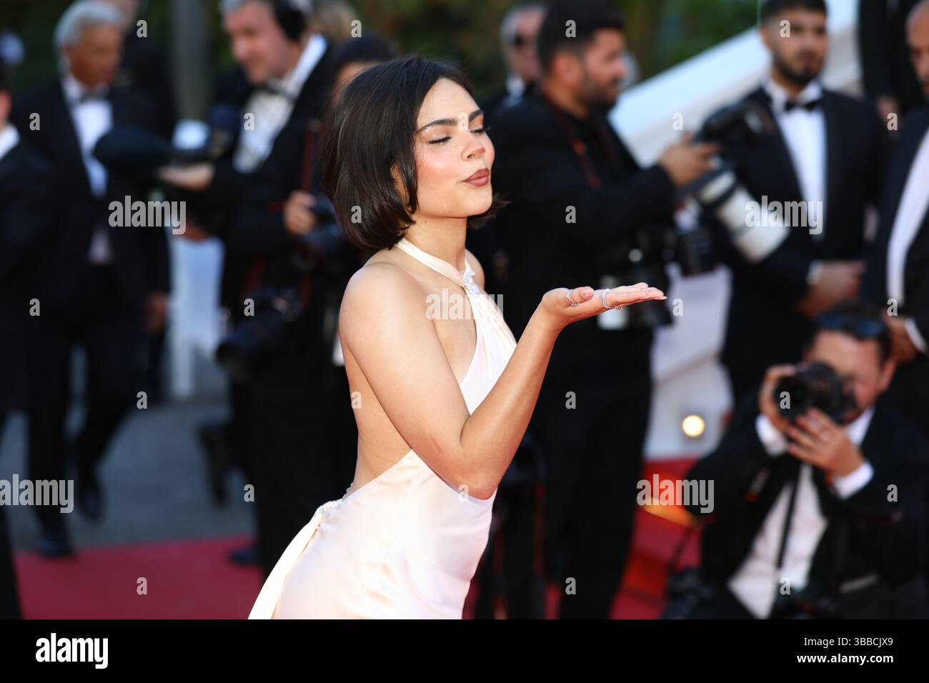 15 mai 2025, Cannes, Côte d'azur, France : ARIANA GREENBLATT sur le tapis rouge pour la première projection de 'case 137' au 78e Festival annuel de Cannes au Palais des Festivals de Cannes, France (crédit image : © Mickael Chavet/ZUMA Press Wire) USAGE ÉDITORIAL SEULEMENT ! Non destiné à UN USAGE commercial ! Banque D'Images