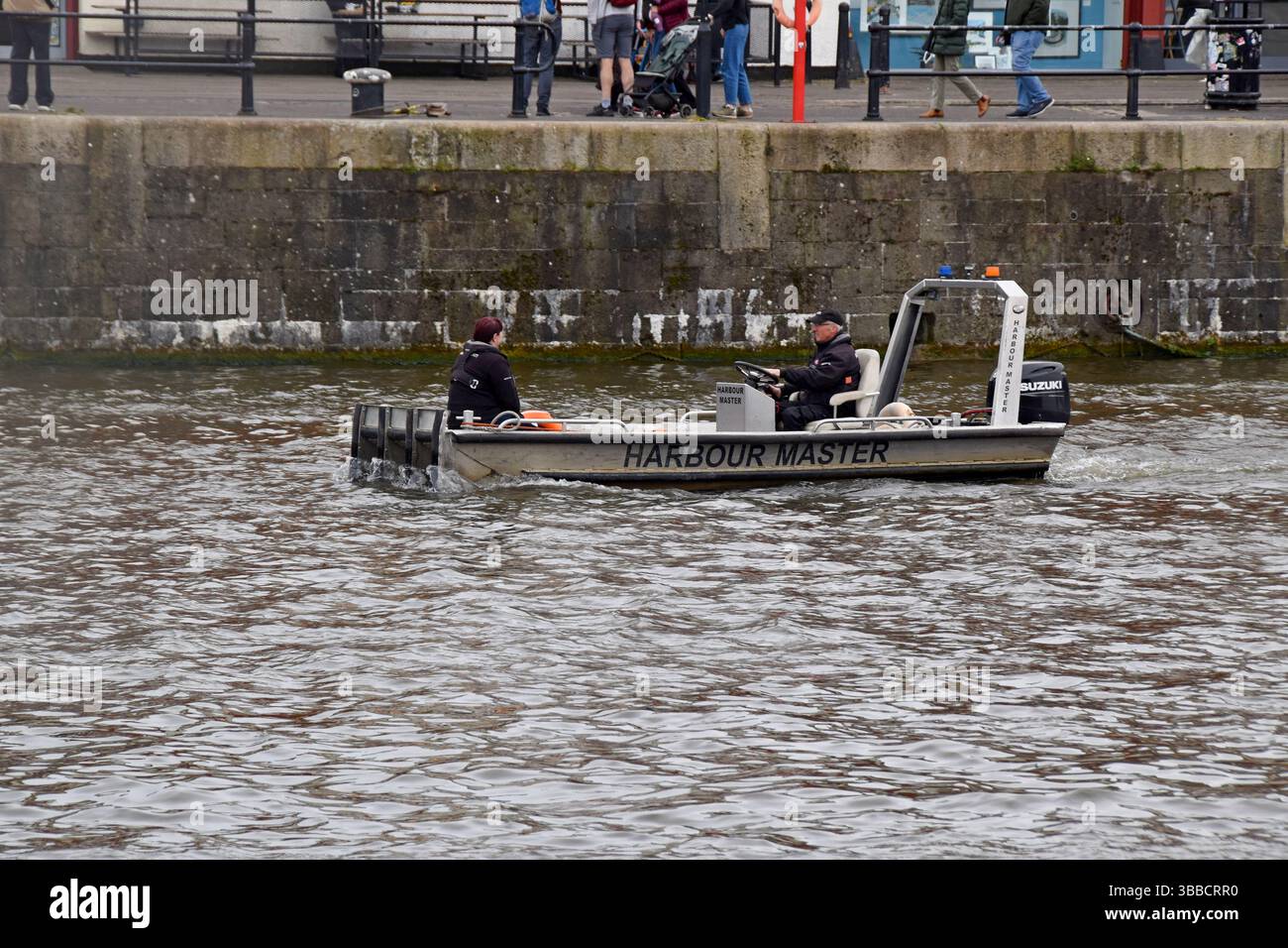 Bristol Harbour Master dans un patrouilleur dans le port flottant de Bristol, avril 2025 Banque D'Images
