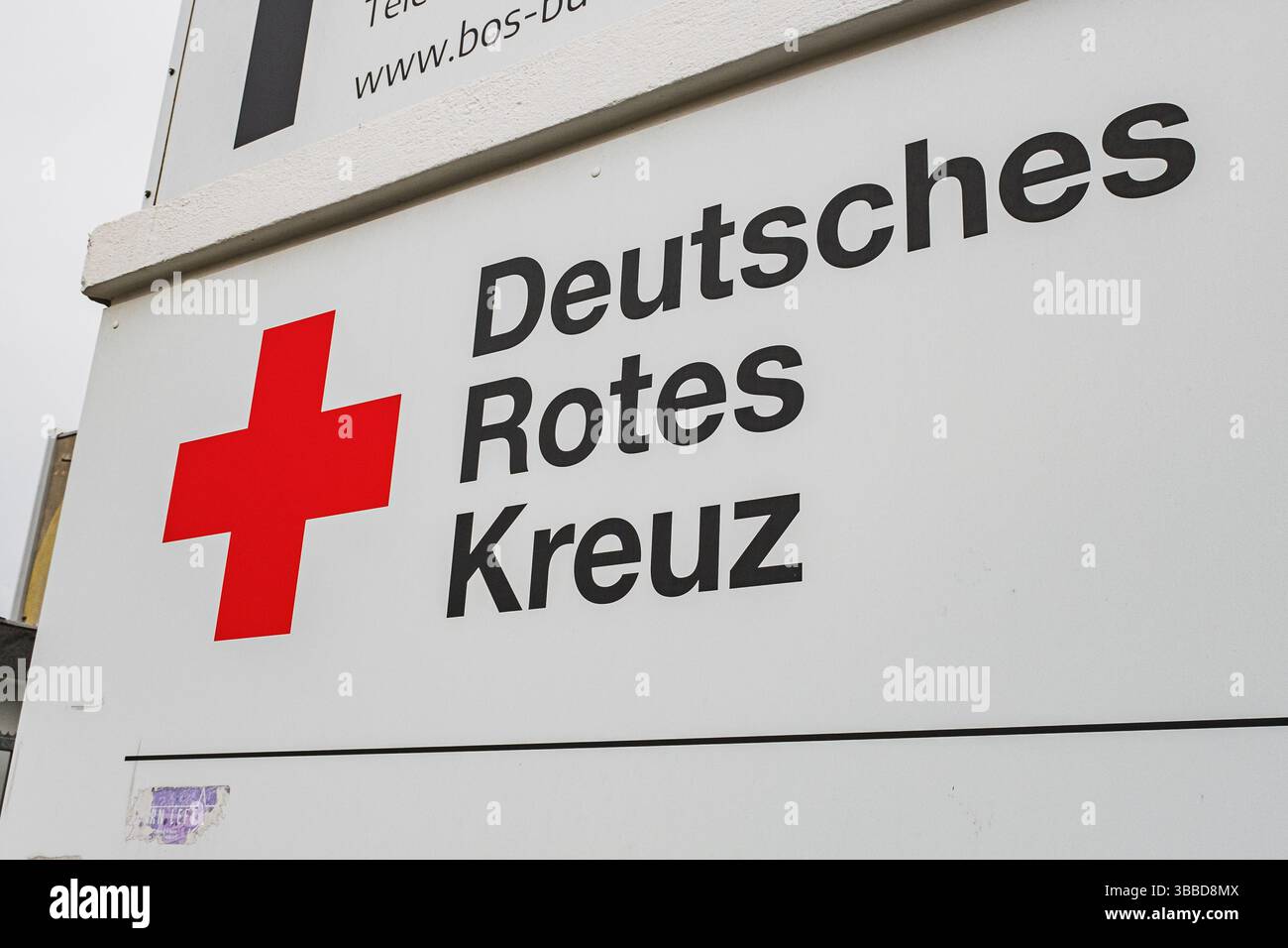 Panneau de la Croix-Rouge allemande sur Erkratherstrasse Banque D'Images