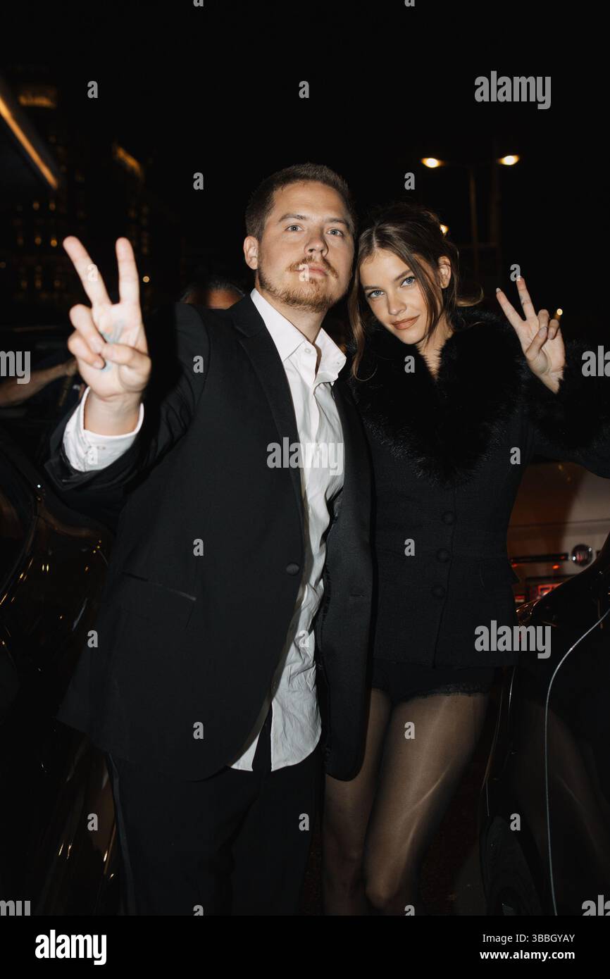 Barbara Palvin et Dylan Sprouse vus dans les rues lors du 78ème Festival de Cannes Banque D'Images