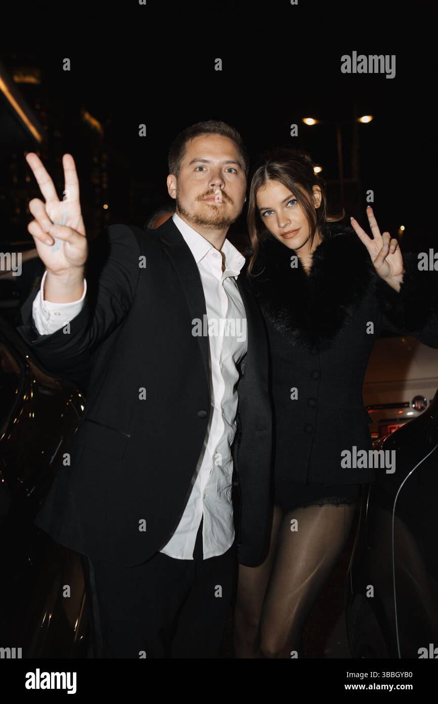 Barbara Palvin et Dylan Sprouse vus dans les rues lors du 78ème Festival de Cannes Banque D'Images