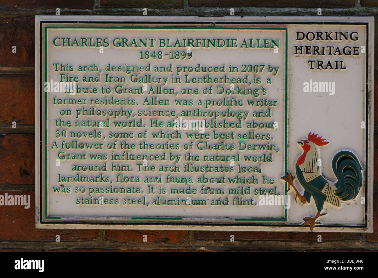 Plaque commémorative pour Charles Grant Allen sur le sentier du patrimoine Dorking. Dorking, Royaume-Uni Banque D'Images