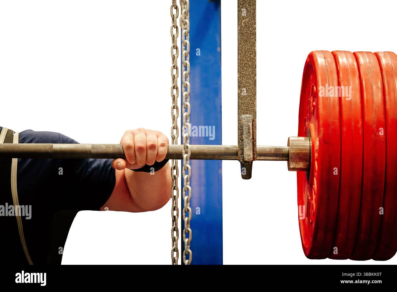 barbell pour squat sur monolithe, homme athlète se préparant à l'exercice de force isolé sur fond blanc Banque D'Images