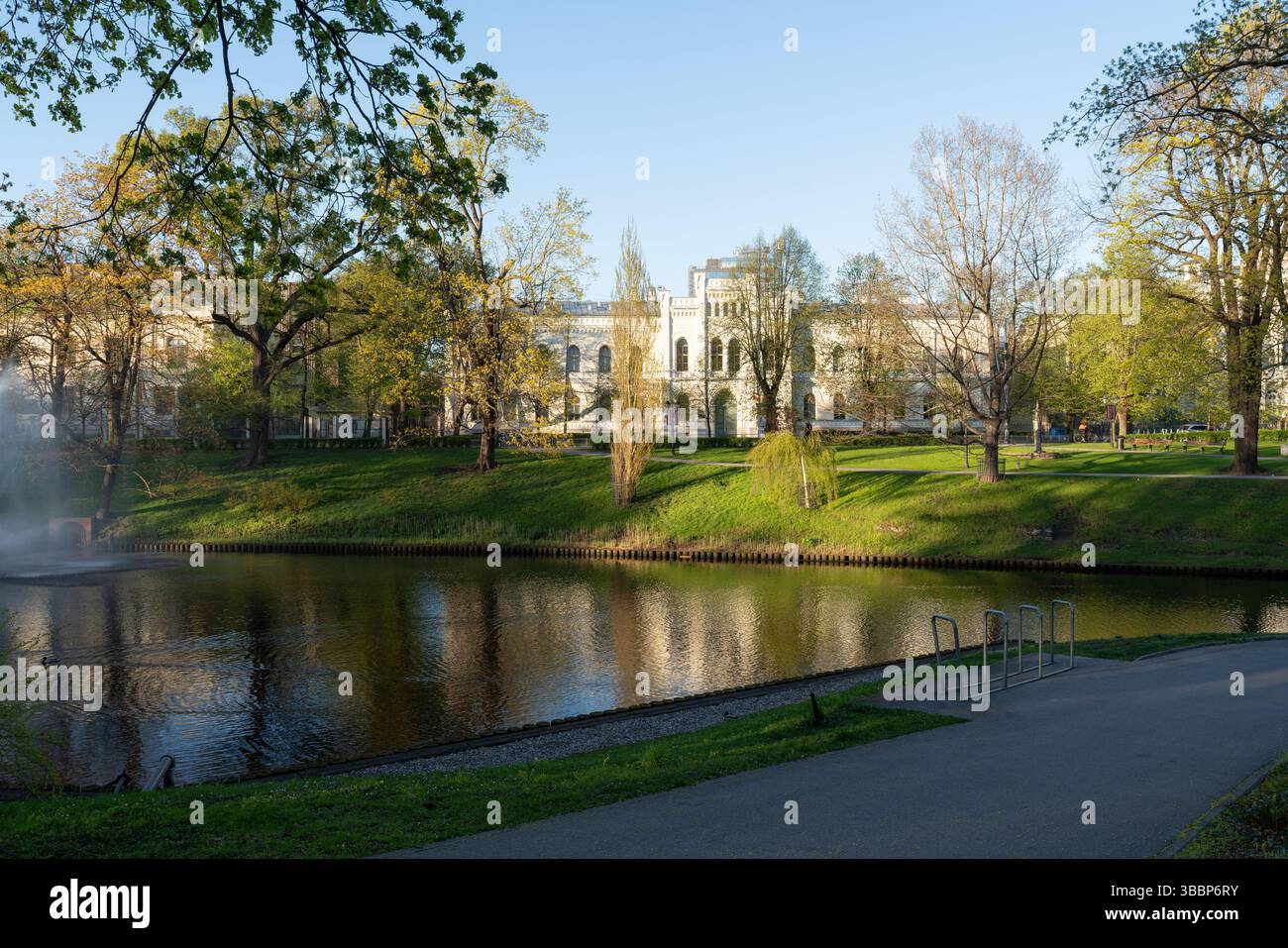 Parc municipal de Bastion Hill (Bastejkalns Park) à Riga, Lettonie Banque D'Images
