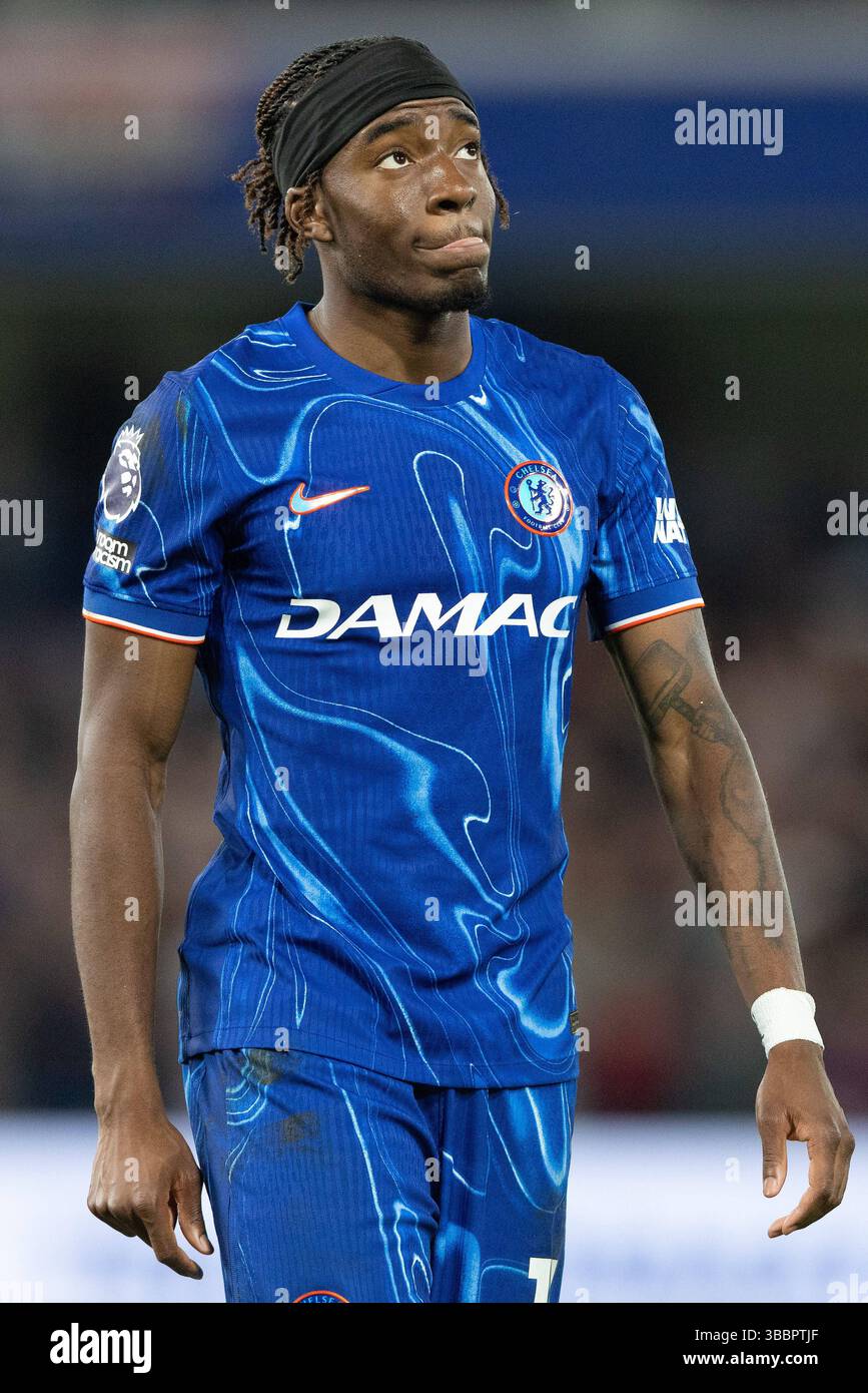 16 mai 2025 ; Stamford Bridge, Chelsea, Londres, Angleterre : premier League Football, Chelsea contre Manchester United ; Noni Madueke de Chelsea Banque D'Images