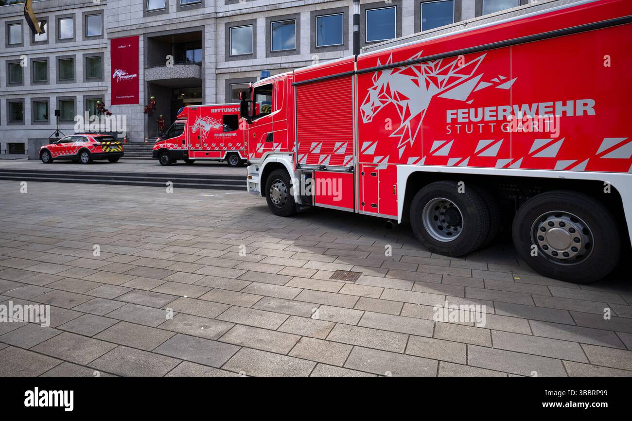 Présentation du nouveau design, langage de conception des pompiers de Stuttgart, pompiers professionnels, véhicule, pompier, logo, Roessle, marché Banque D'Images