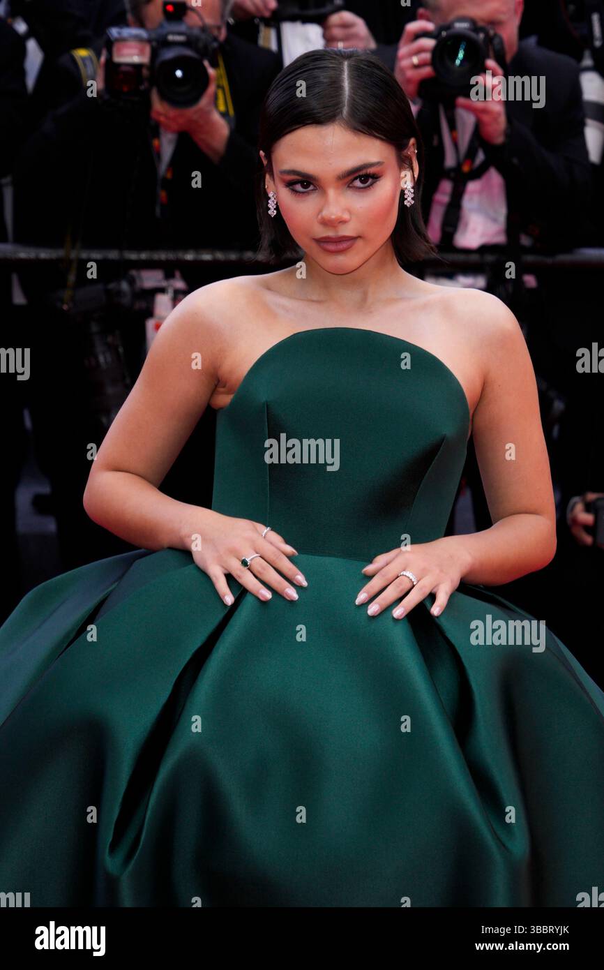 Cannes, France. 16 mai 2025. Ariana Greenblatt assiste au tapis rouge ''Eddington'' du 78e Festival de Cannes au Palais des Festivals le 16 mai 2025 à Cannes, France. (Photo de Daniele Cifala/NurPhoto) crédit : NurPhoto SRL/Alamy Live News Banque D'Images