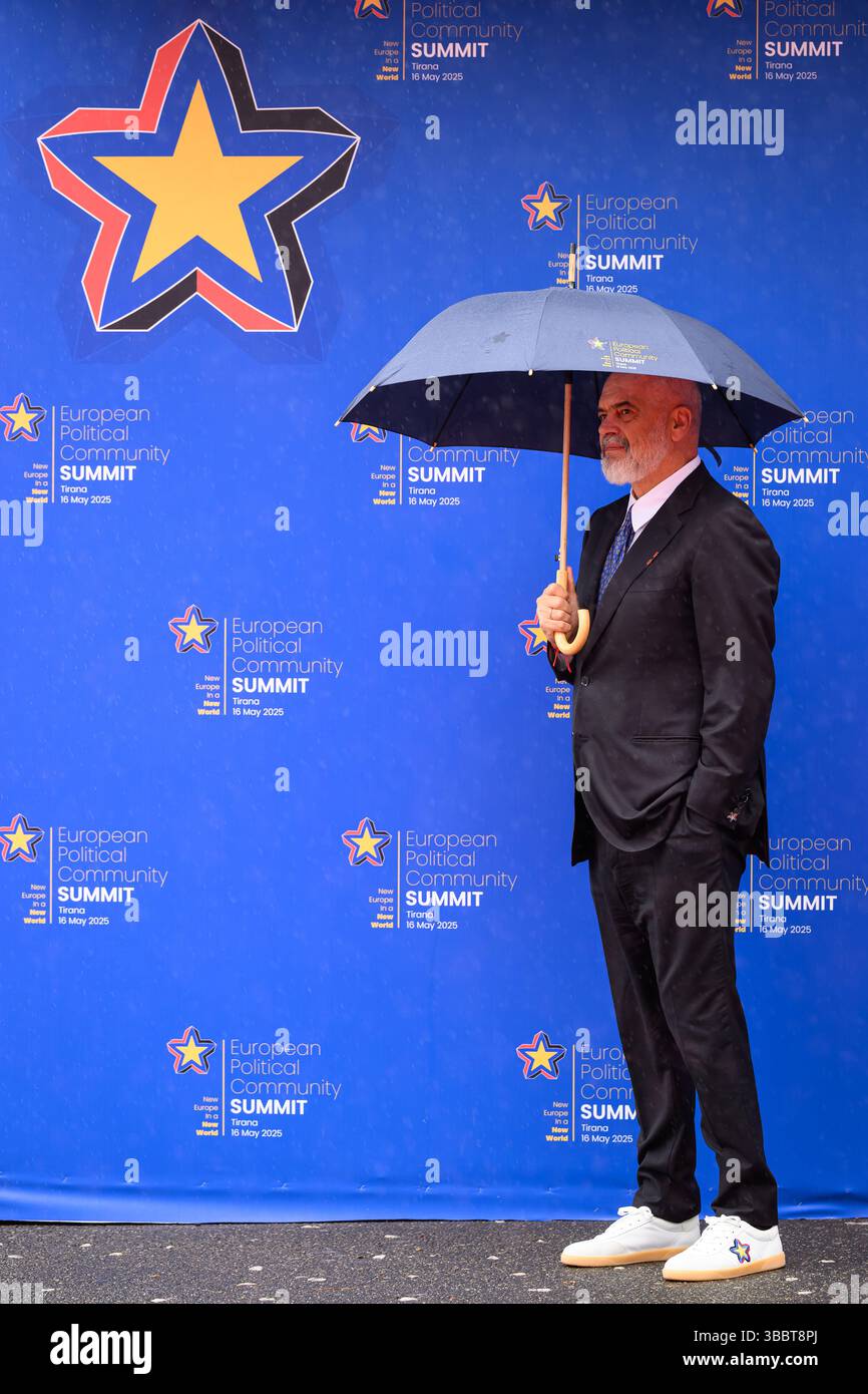 Le premier ministre albanais EDI Rama arrive au Sommet de la Communauté ...