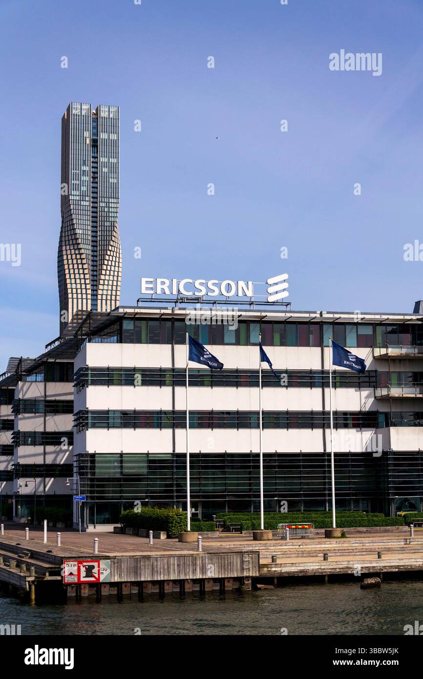 Logo de la société multinationale de réseaux et de télécommunications Ericsson au siège social le 13 mai 2025 à Gothenburg, Suède. Banque D'Images