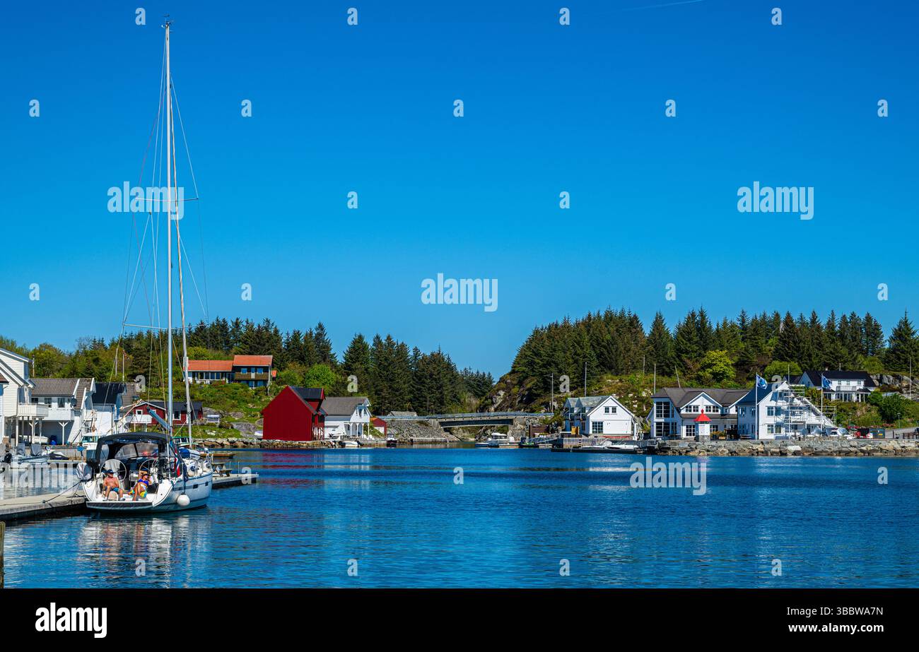 Austevoll sur la côte ouest de la Norvège. Banque D'Images