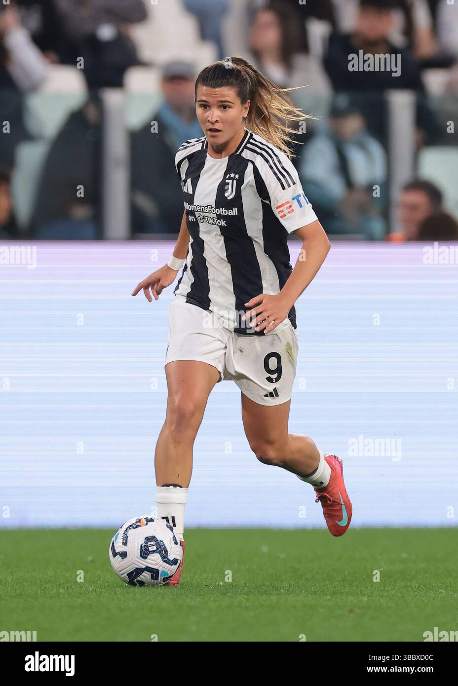 Turin, Italie. 10 mai 2025. Sofia Cantore de la Juventus lors du match Juventus Women vs Inter Femminile Serie A Femminile au stade Allianz de Turin. Le crédit photo devrait se lire : Jonathan Moscrop/Sportimage crédit : Sportimage Ltd/Alamy Live News Banque D'Images