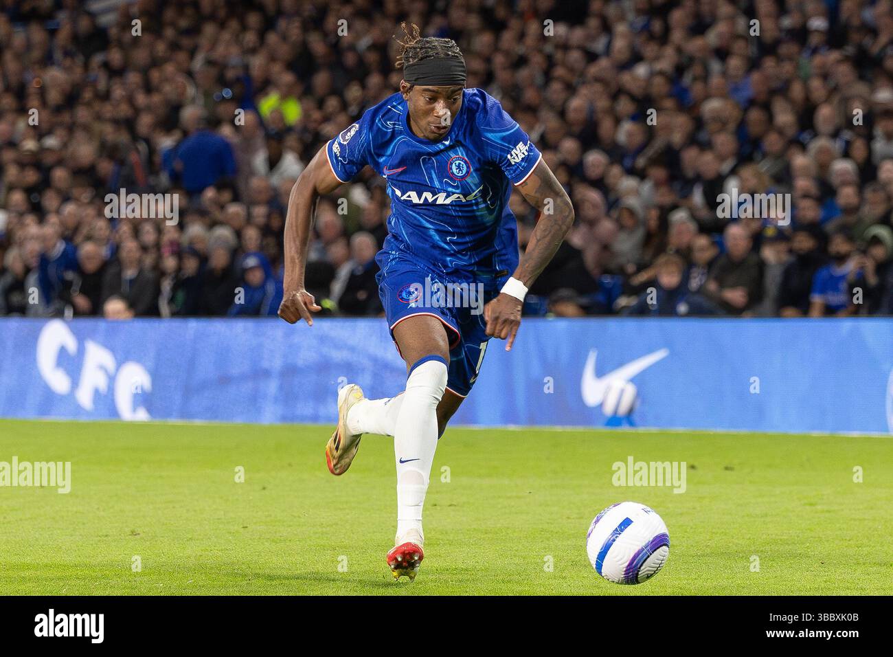 16 mai 2025 ; Stamford Bridge, Chelsea, Londres, Angleterre : premier League Football, Chelsea contre Manchester United ; Noni Madueke de Chelsea crédit : action plus Sports images/Alamy Live News Banque D'Images