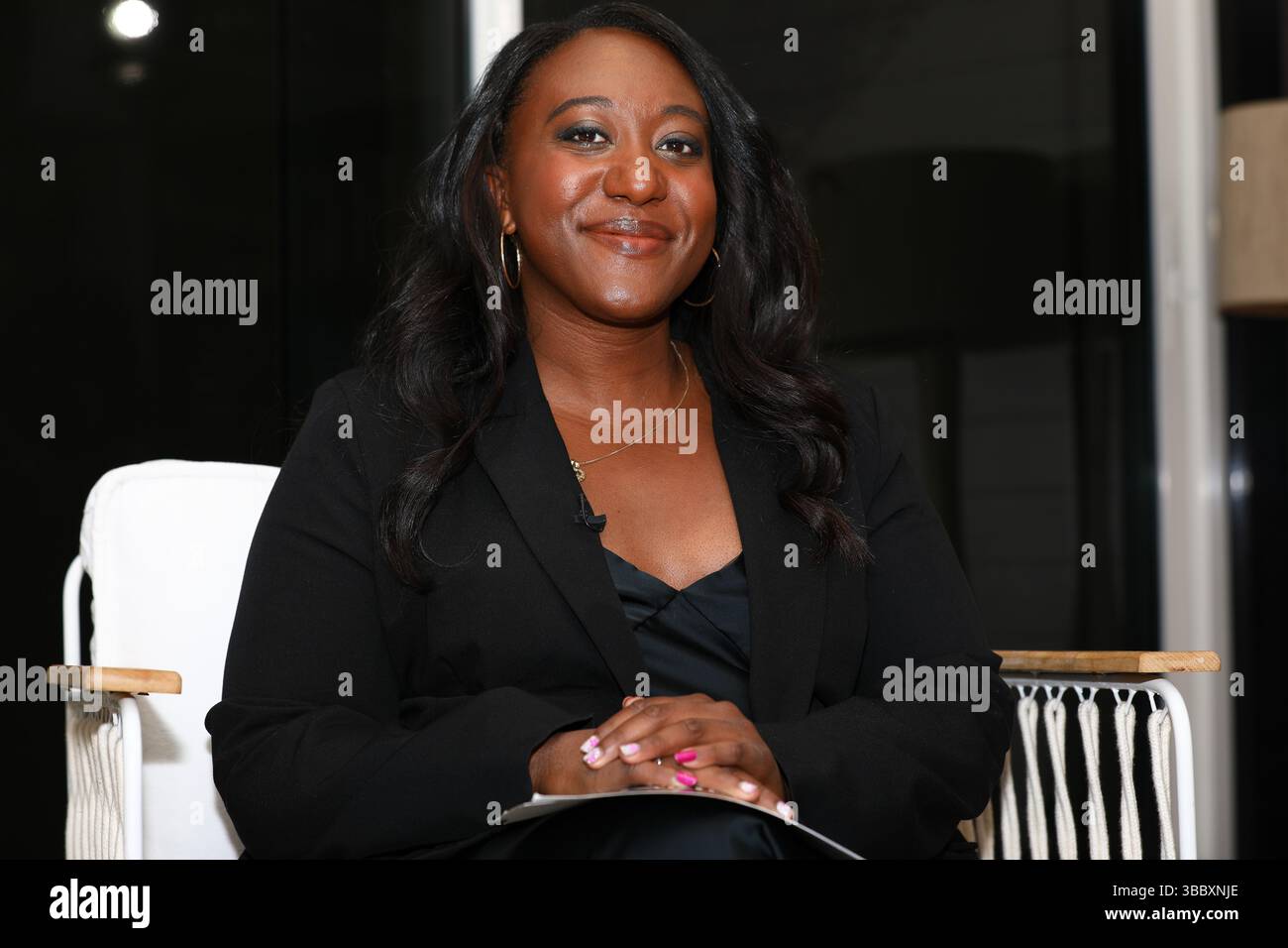 17 mai 2025, Cannes, Cote D'azur, France : ANGELIQUE JACKSON de Variety lors de l'entretien Kering Women in Motion avec CHARLOTTE GAINSBOURG au 78e Festival annuel de Cannes au Palais des Festivals de Cannes, France (crédit image : © Mickael Chavet/ZUMA Press Wire) USAGE ÉDITORIAL SEULEMENT ! Non destiné à UN USAGE commercial ! Banque D'Images